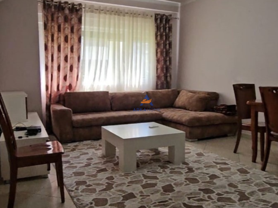 Tirane, jepet me qera apartament 1+1+Ballkon Kati 4, 65 m² PALLATET CABEJ,RRUGA BESIM ALLA 356 EURO.