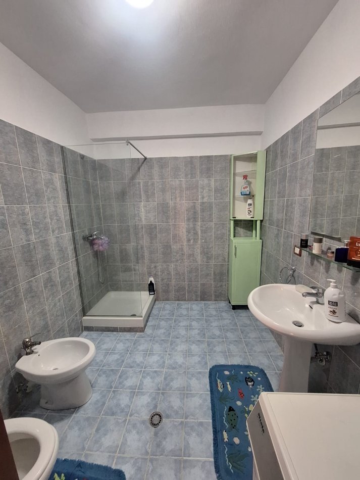 Tirane, Don Bosko, jepet me qera apartament 2+1+Aneks+Ballkon Kati 5, 120 m² 700 € (Rruga Eshref Frasheri)
