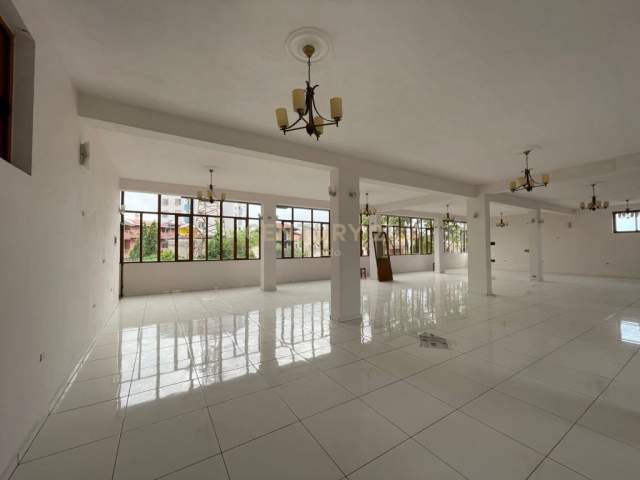 Tirane, jepet me qera ambjent biznesi Kati 0, 1.200 m² 5.000 Euro (Jordan Misja)