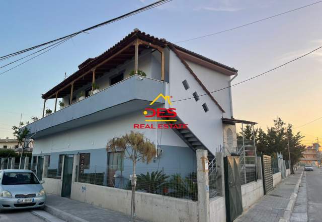 Vlore, shitet shtepi 2 Katshe Kati 2, 300 m² 300.000 Euro (1 Maji)