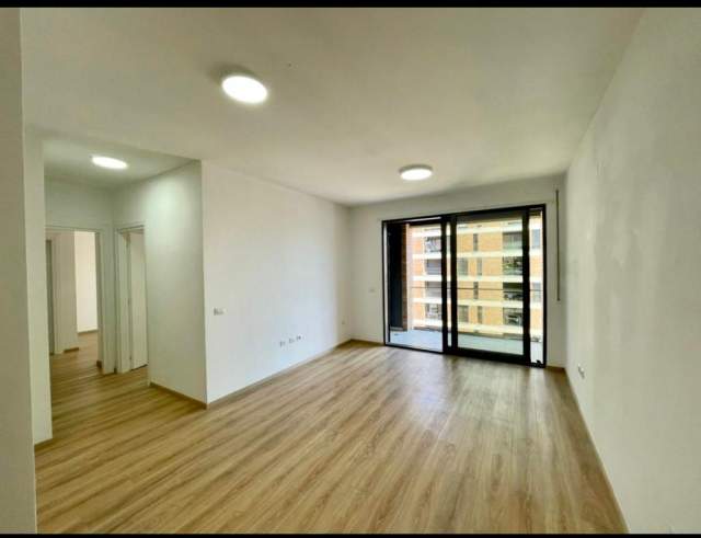 Tirane, shitet apartament 2+1 Kati 9, 885 m² 135.000 Euro (Fiori di bosko)