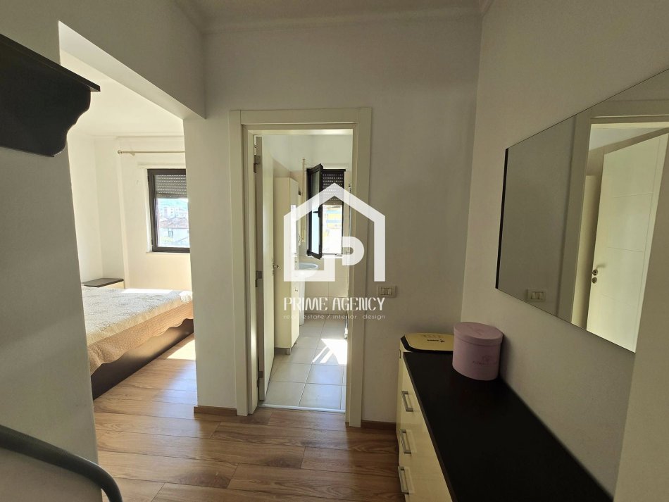 OKAZION: Tirane, shitet 3+1+Aneks+Ballkon Kati 3/ 195.000 € (KOMBINAT)