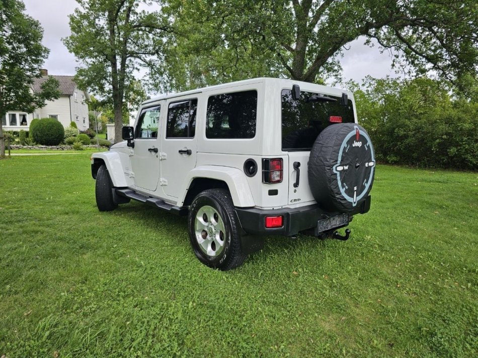 Tirane, shitet SUV | Fuoristrad | Xhip Jeep Wrangler Sahara Unlimited Nafte, e bardhë automatik Kondicioner 210.000 km 9.000 €