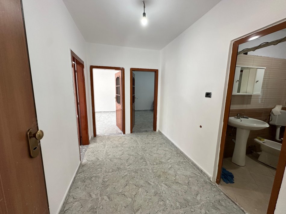 Durres, shes apartament 2+1+Ballkon Kati 2, 75 m² (OKAZION! SHITET APARTAMENT 2+1, STADIUMI DURRES.)