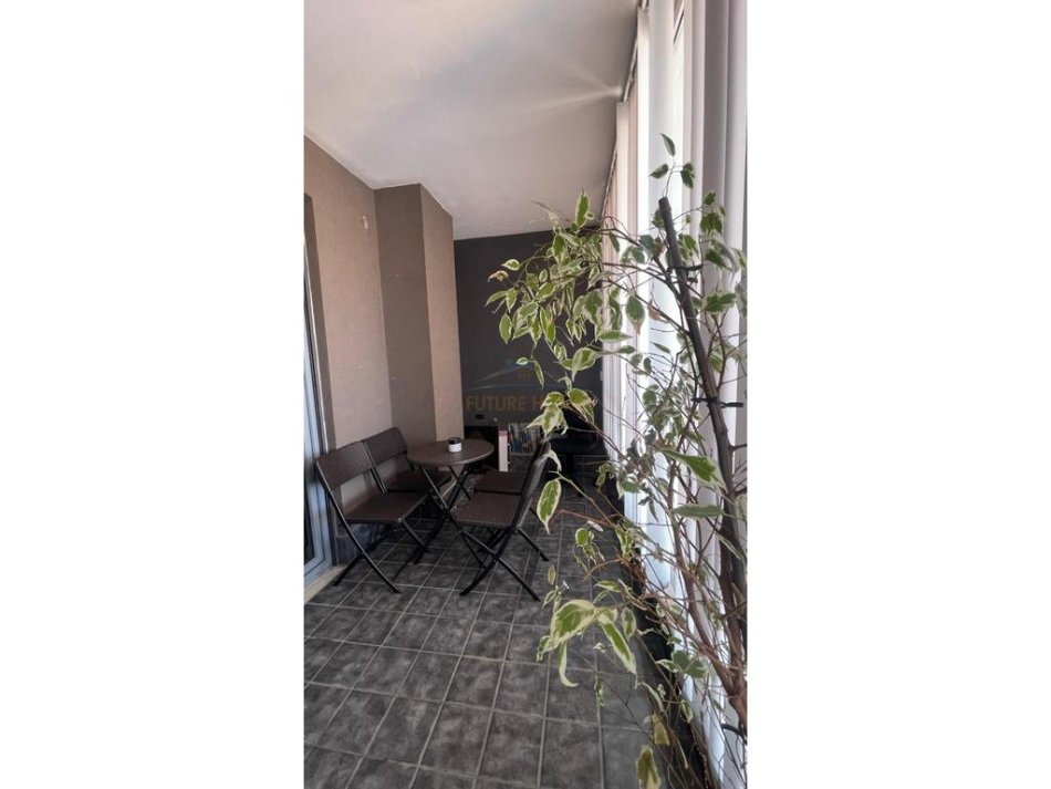 Tirane, jepet me qera ambjent biznesi Kati 7, 180 m² 100.000 € 