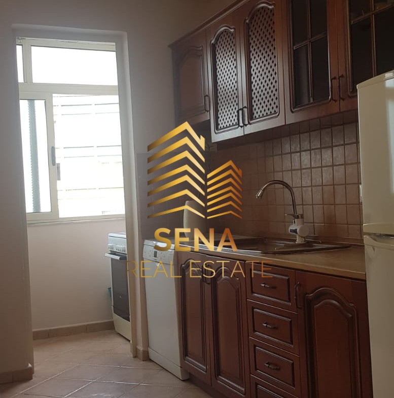 Tirane, jepet me qera apartament 2+1 Kati 5, 100 m² 500 € (Rruga Arkitekt Kasemi)