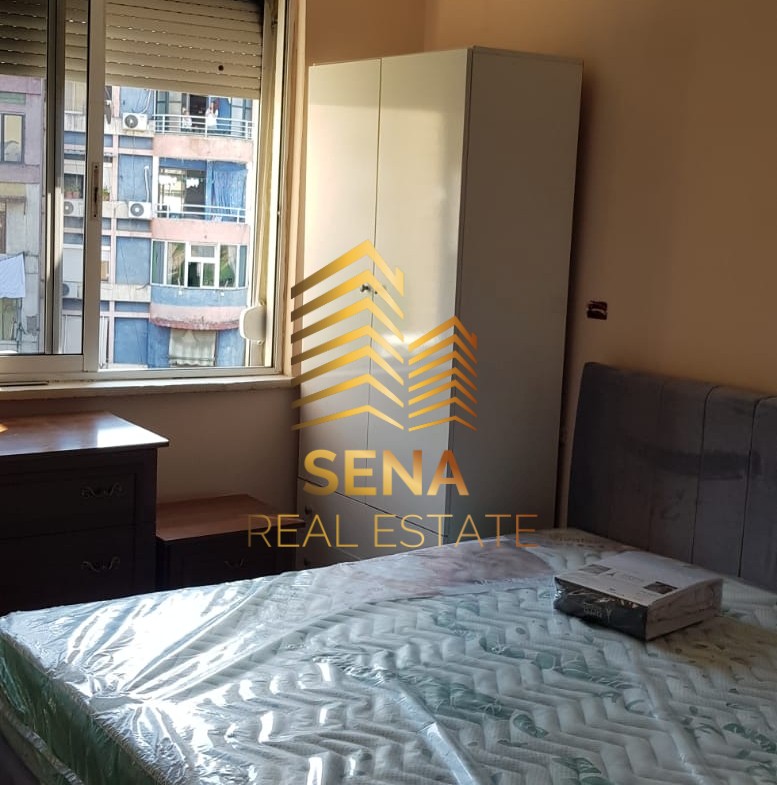 Tirane, jepet me qera apartament 2+1 Kati 5, 100 m² 500 € (Rruga Arkitekt Kasemi)