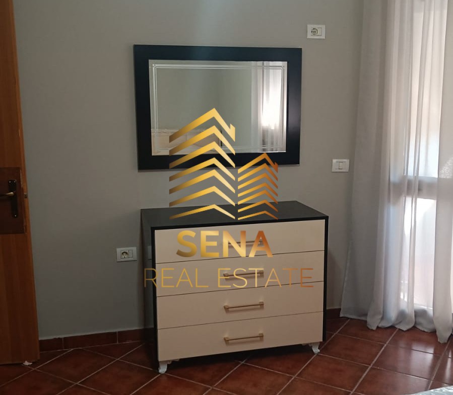Tirane, jepet me qera apartament 2+1 Kati 4, 83 m² 500 € (Rruga Andrea Kushi)
