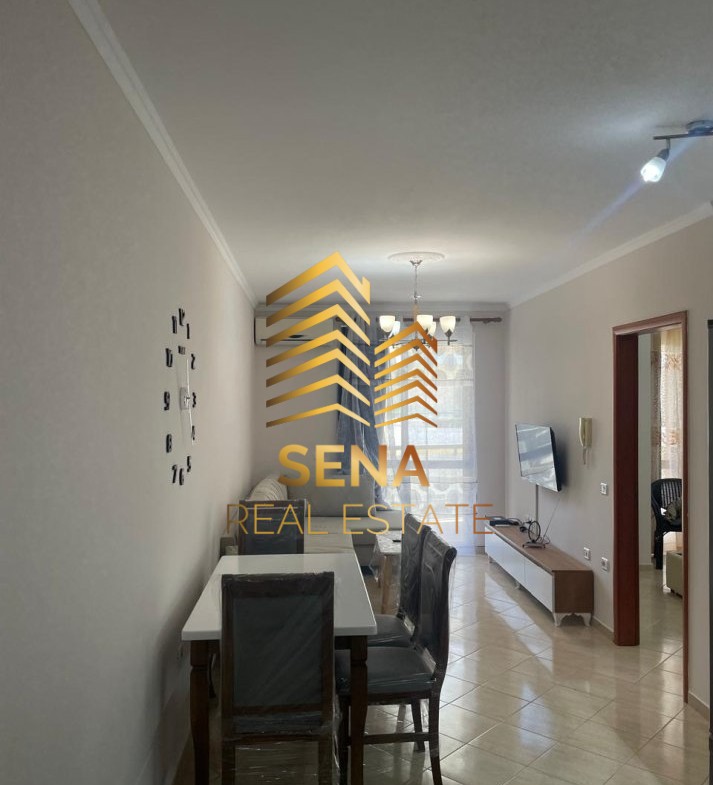 Tirane, jepet me qera apartament 1+1+Ballkon Kati 4, 69 m² 650 € (Rruga Isa Boletini)