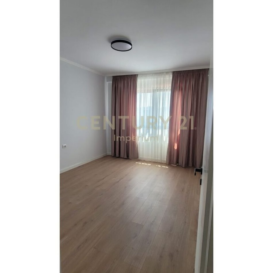 Tirane, jepet me qera apartament 2+1 Kati 9, 157 m² 1.000 € (Rruga e Durrësit)