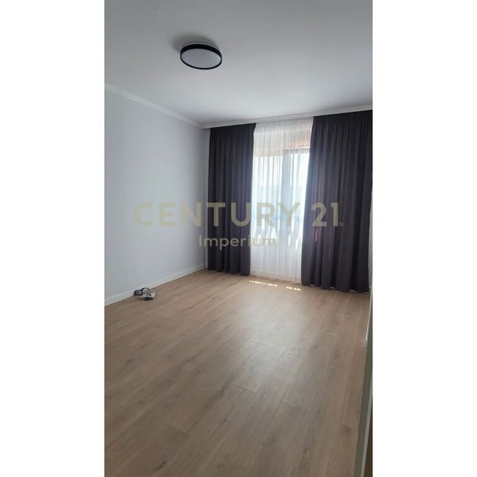 Tirane, jepet me qera apartament 2+1 Kati 9, 157 m² 1.000 € (Rruga e Durrësit)