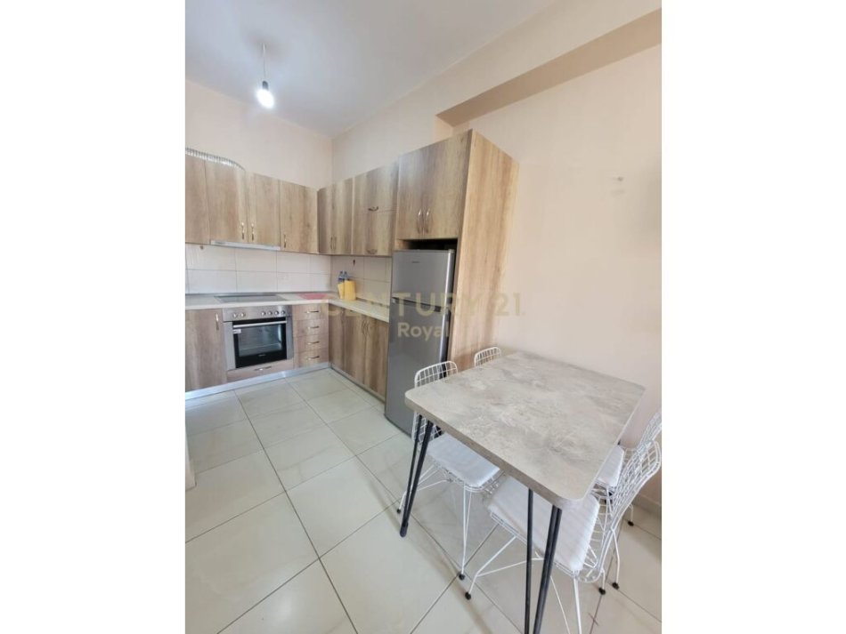 Tirane, jepet me qera apartament 1+1 Kati 7, 51 m² 430 € ( Vendndodhja: Kompleksi Fratari, Astir, Tiranë, Shqipëri)
