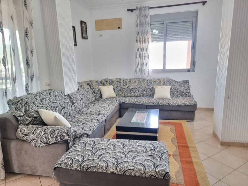 Tirane, jepet me qera apartament 3+1 Kati 7, 79 m² 450 € (Yzberisht)