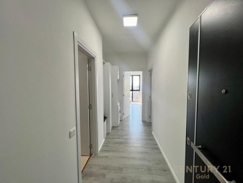 Tirane, jepet me qera apartament 1+1 Kati 10, 75 m² 500 € (Rruga e Dibrës, pranë Farmacia 10.)