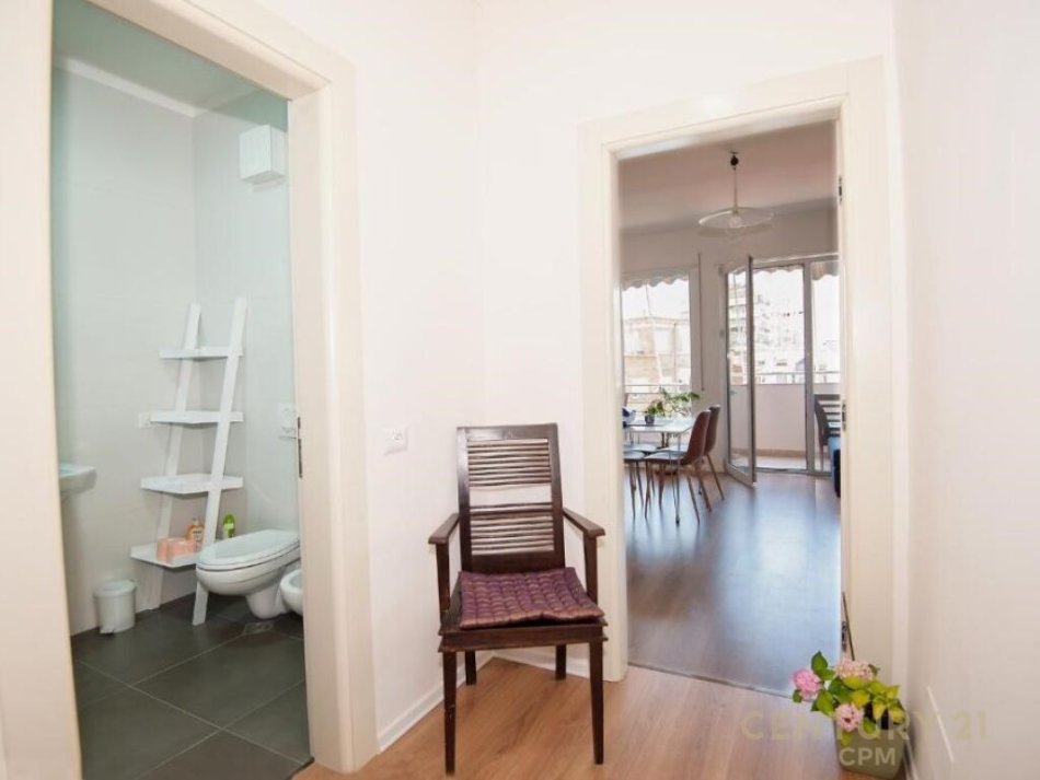 Tirane, shitet apartament Kati 4, 75 m² 187.500 € ( Liceu Artistik, Tiranë, Shqipëri)