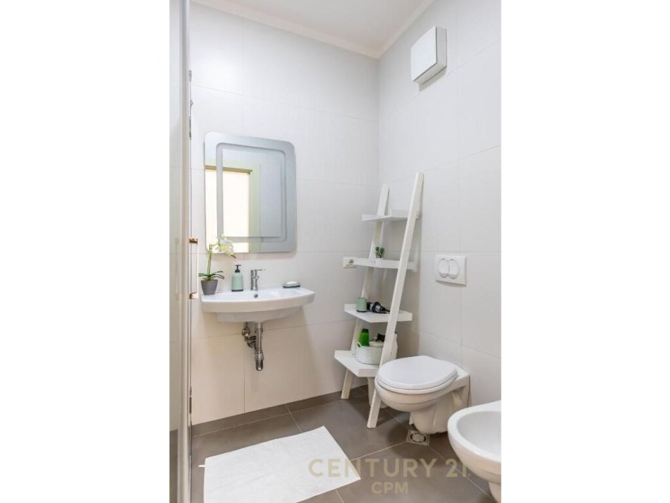 Tirane, shitet apartament Kati 4, 75 m² 187.500 € ( Liceu Artistik, Tiranë, Shqipëri)