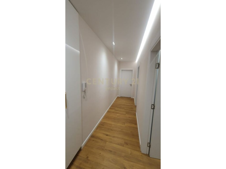 Tirane, jepet me qera apartament 2+1 Kati 6, 104 m² 1.000 € ( Adresa: Kompleksi Arlis, Rruga e Dibrës, Farmacia 10, Tiranë)