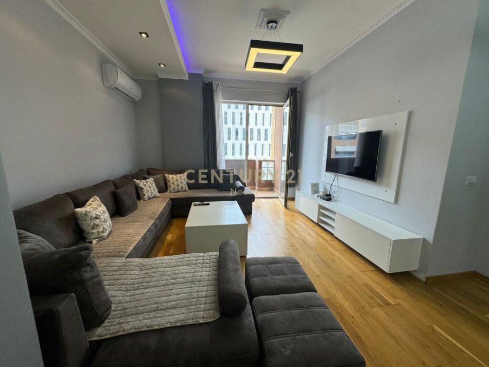 Tirane, jepet me qera apartament 2+1 Kati 4, 99 m² 600 € ( Vendndodhja: Astir, tek rrethrrotullimi pranë Well, Tiranë)