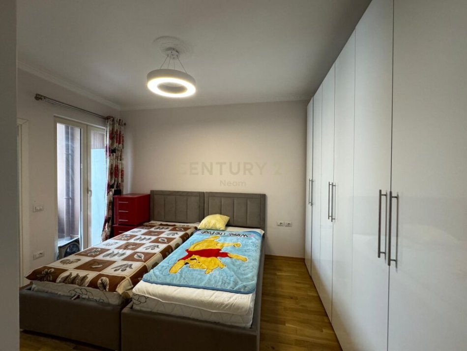 Tirane, jepet me qera apartament 2+1 Kati 4, 99 m² 600 € ( Vendndodhja: Astir, tek rrethrrotullimi pranë Well, Tiranë)