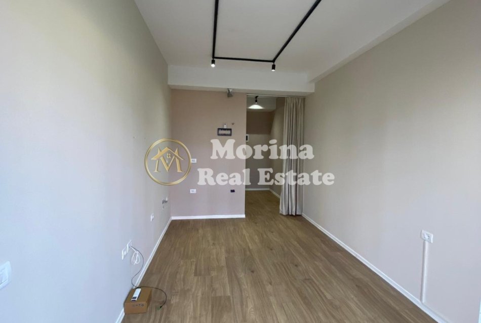 Tirane, jepet me qera dyqan Kati 0, 29 m² 290 € (Kompleksi Mangalem 21)