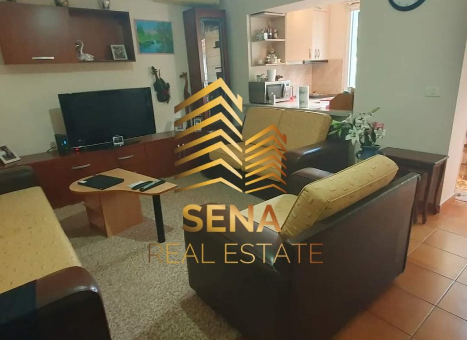 Tirane, jepet me qera apartament 1+1 Kati 2, 60 m² 400 € (Rruga e Durresit)