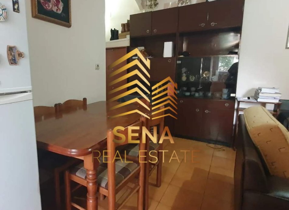 Tirane, jepet me qera apartament 1+1 Kati 2, 60 m² 400 € (Rruga e Durresit)
