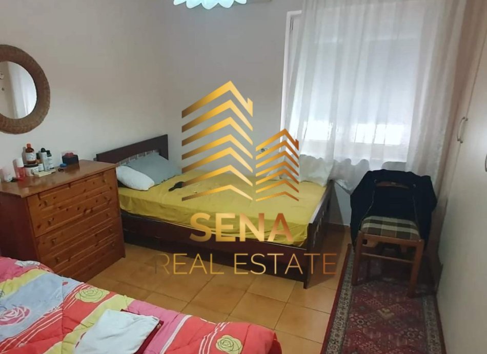 Tirane, jepet me qera apartament 1+1 Kati 2, 60 m² 400 € (Rruga e Durresit)