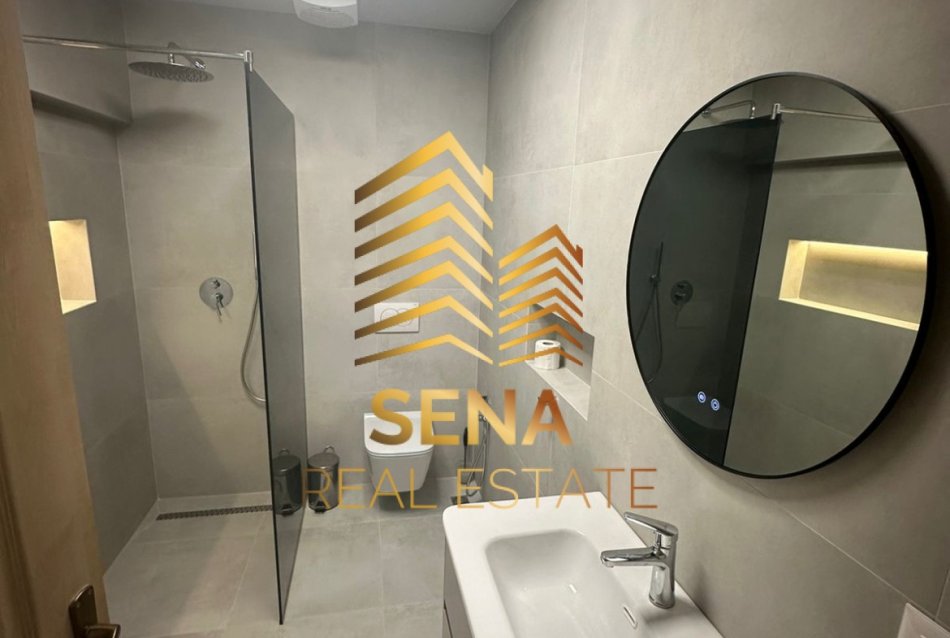 Tirane, jepet me qera apartament 3+1+Ballkon Kati 9, 166 m² 1.100 € (Rruga e Dibres)