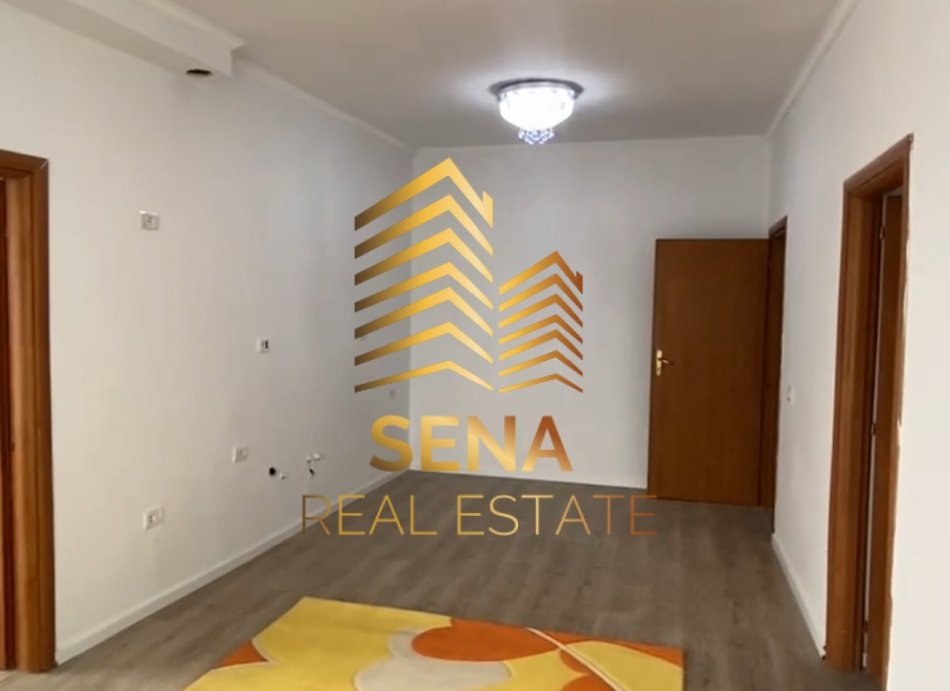 Tirane, shitet apartament 2+1+Ballkon Kati 2, 83 m² 96.000 € (– Rruga Sotir Caci, rruga e Dajtit, prane Restorant Qesaraka)