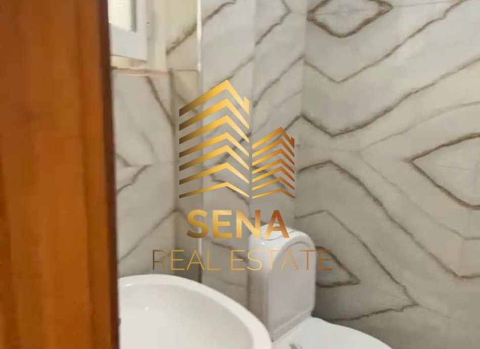 Tirane, shitet apartament 2+1+Ballkon Kati 2, 83 m² 96.000 € (– Rruga Sotir Caci, rruga e Dajtit, prane Restorant Qesaraka)