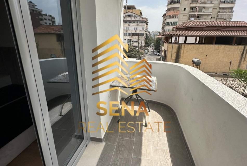 Tirane, jepet me qera apartament 1+1+Ballkon Kati 2, 55 m² 500 € (Rruga Riza Cerova)