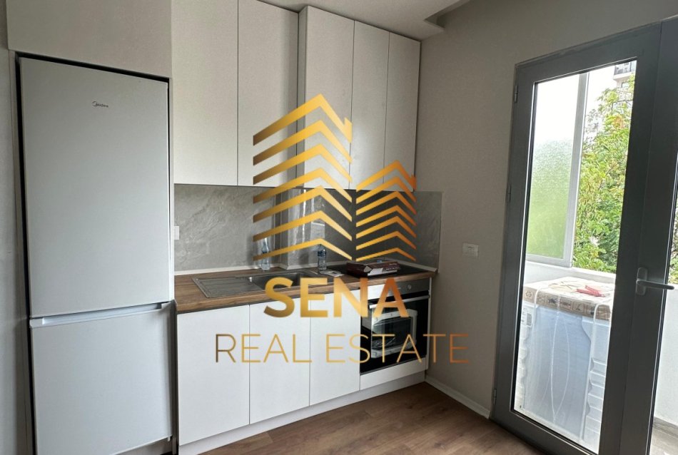 Tirane, jepet me qera apartament 1+1+Ballkon Kati 2, 55 m² 500 € (Rruga Riza Cerova)