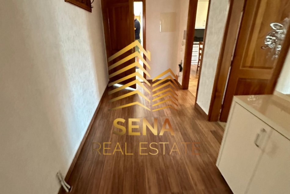 Tirane, jepet me qera apartament 2+1+Ballkon Kati 3, 98 m² 420 € (Rruga 5 Maji, prane Black Stone)