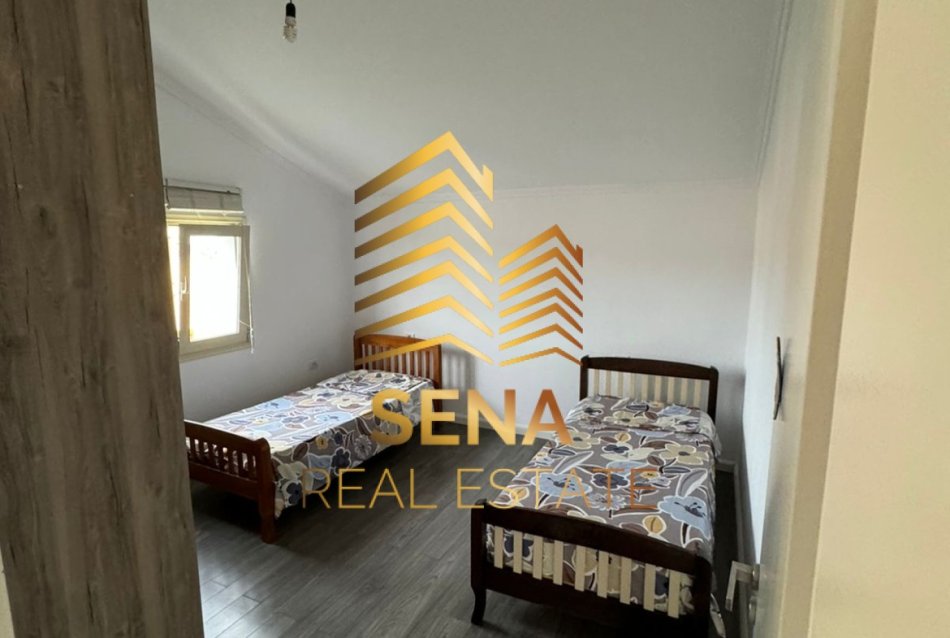 Tirane, jepet me qera apartament 2+1+Ballkon Kati 3, 90 m² 390 € (Rruga Pjeter Budi, prane Shkolles Flabina)
