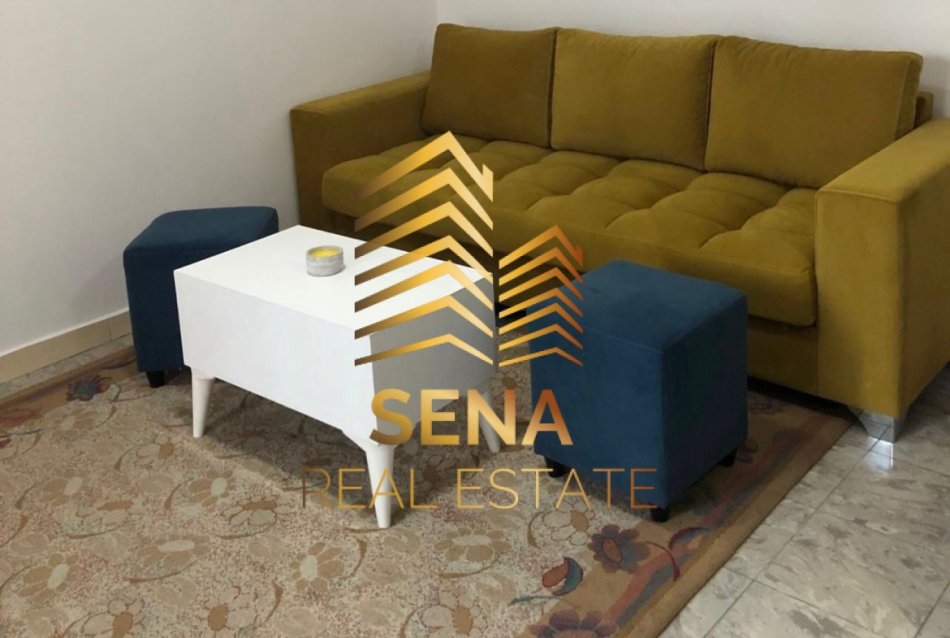 Tirane, jepet me qera apartament 2+1+Ballkon , 400€ (Rruga Rexhep Jella)