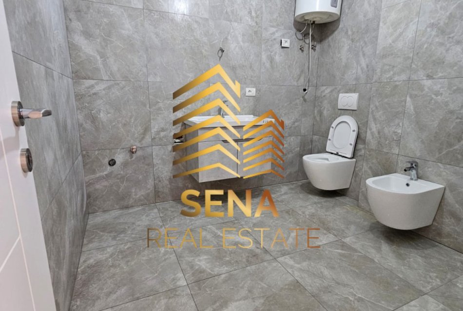 Tirane, shitet apartament 1+1+Ballkon Kati 3, 72 m² 145.000 € (Rruga Petro Nini Luarasi)