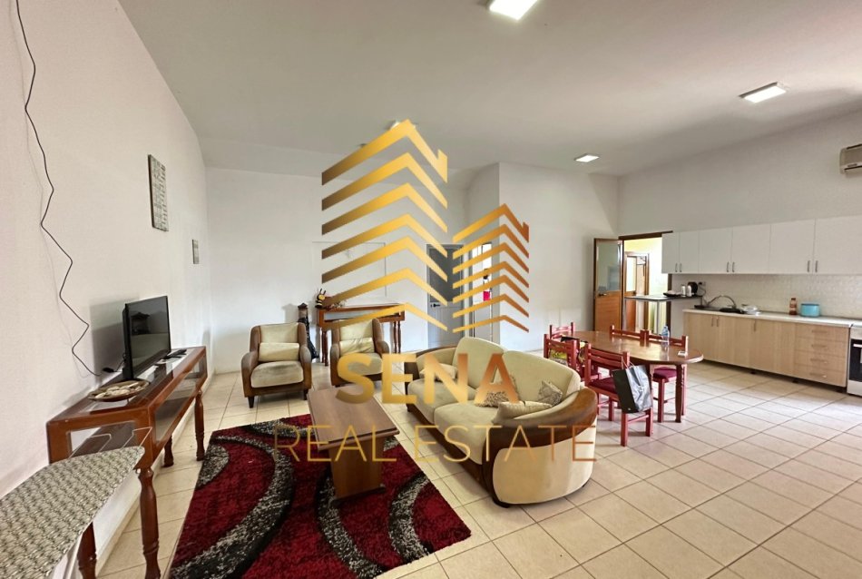 Tirane, jepet me qera apartament 3+1+Ballkon Kati 4, 155 m² 460 € (Rruga Rexhep Jella)