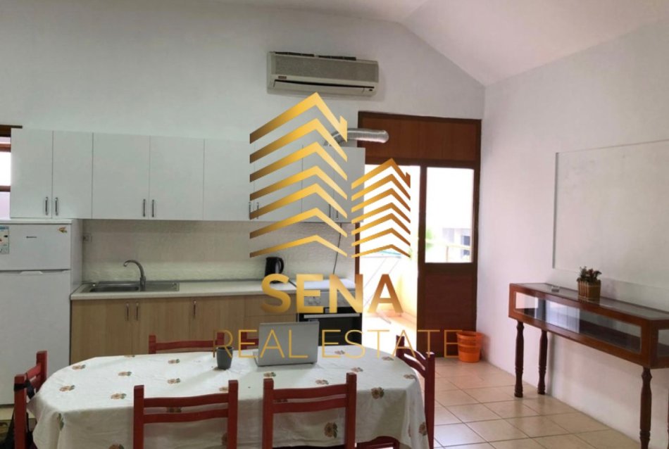 Tirane, jepet me qera apartament 3+1+Ballkon Kati 4, 155 m² 460 € (Rruga Rexhep Jella)