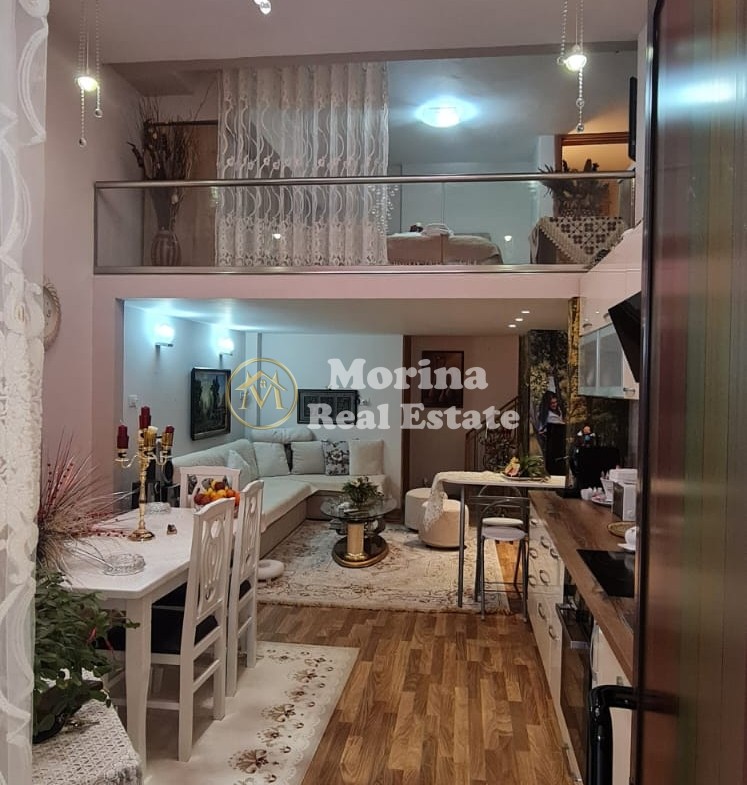 Tirane, jepet me qera apartament duplex 2+1 Kati 1, 85 m² 650 € (Kopshti Zologjik)