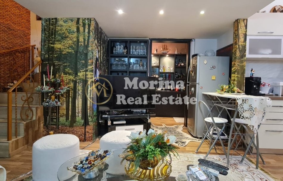 Tirane, jepet me qera apartament duplex 2+1 Kati 1, 85 m² 650 € (Kopshti Zologjik)