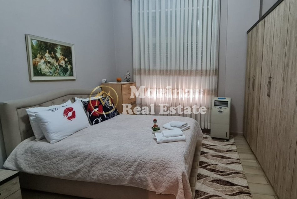 Tirane, jepet me qera apartament duplex 2+1 Kati 1, 85 m² 650 € (Kopshti Zologjik)