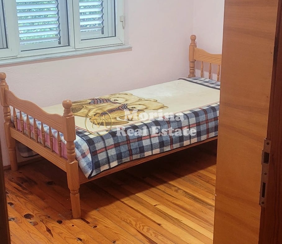 Tirane, jepet me qera Vile 4+1 Kati 1, 180 m² 700 € (Kodra e Priftit/Venu Club)