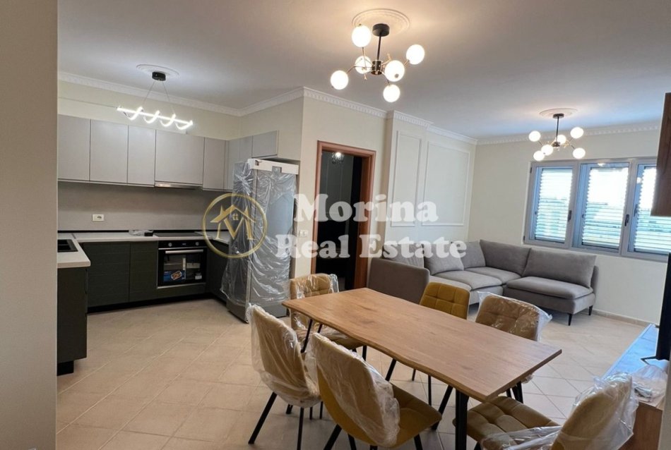Tirane, jepet me qera apartament 3+1 Kati 5, 130 m² 550 € (Fresku/Restorant Fresku)