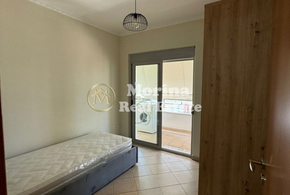 Tirane, jepet me qera apartament 3+1 Kati 5, 130 m² 550 € (Fresku/Restorant Fresku)