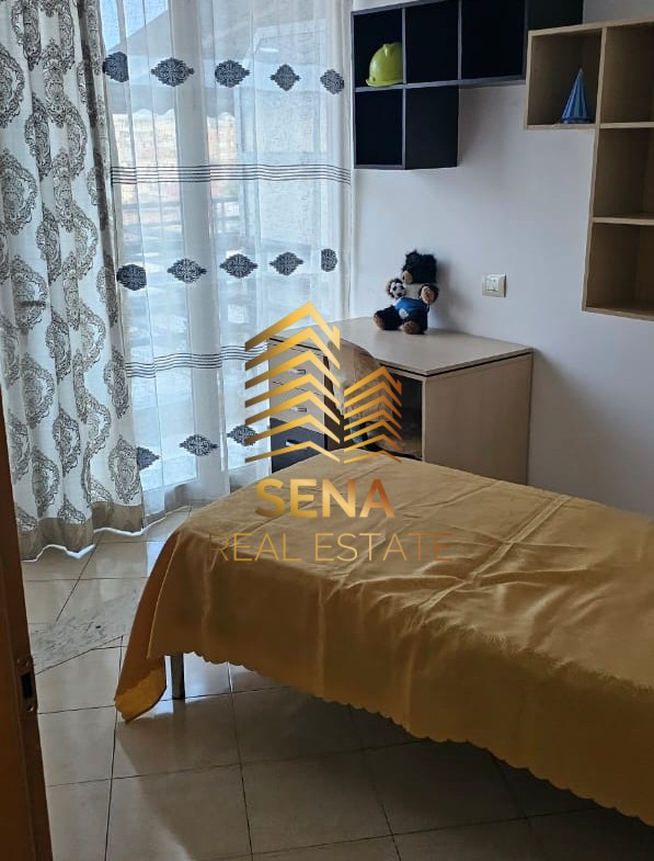 Tirane, jepet me qera apartament 2+1 Kati 3, 100 m² 600 € (Rruga Qemal Stafa)