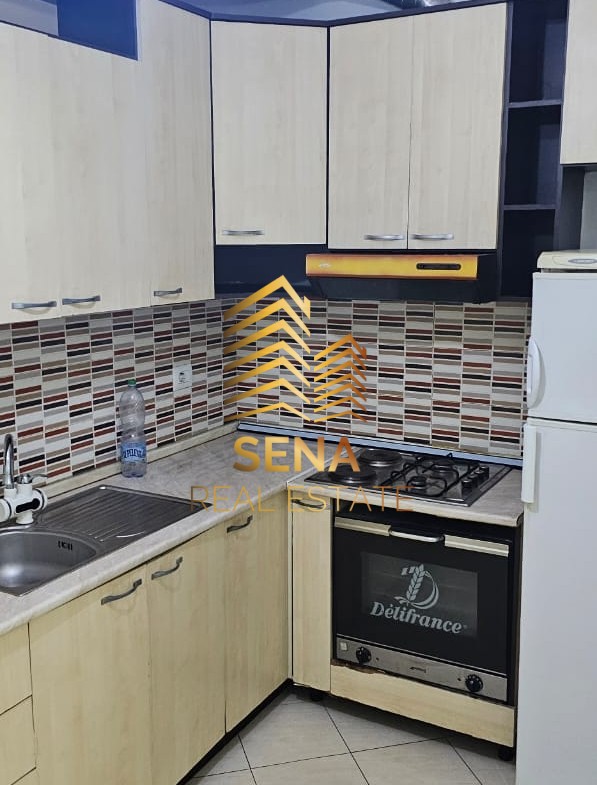 Tirane, jepet me qera apartament 2+1 Kati 3, 100 m² 600 € (Rruga Qemal Stafa)