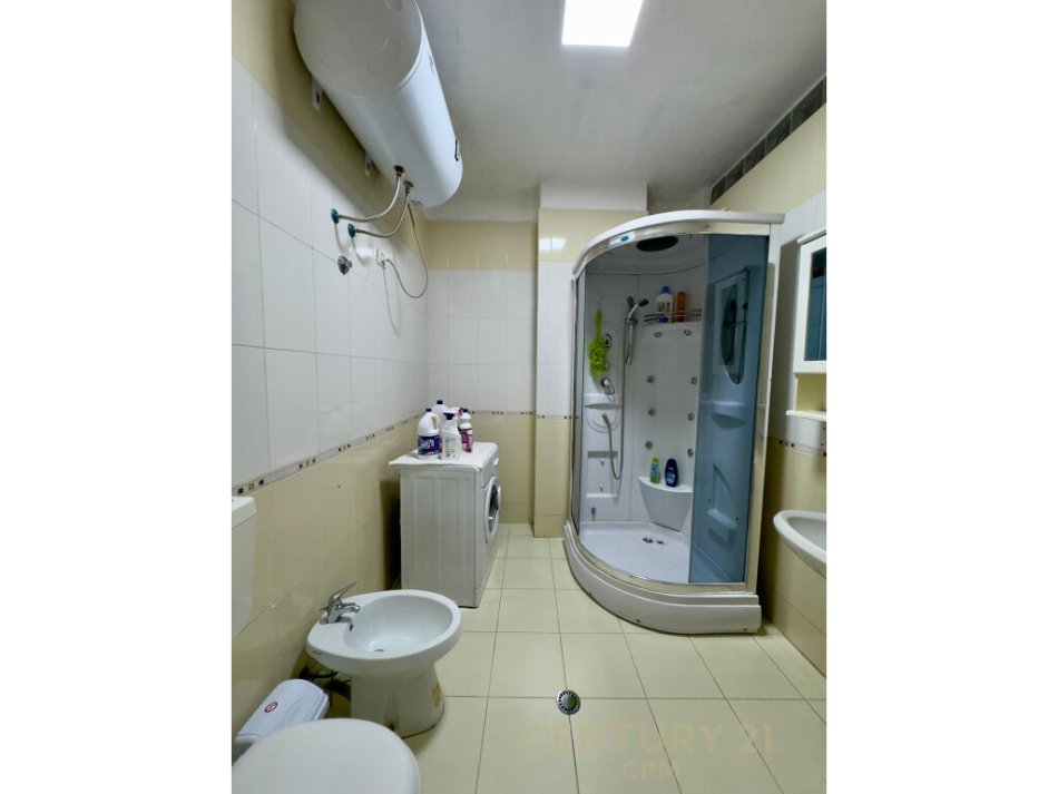 Tirane, jepet me qera apartament 2+1 Kati 7, 115 m² 550 € ( Rruga &quot;Hoxha Tahsim&quot;, Tirana, Albania)