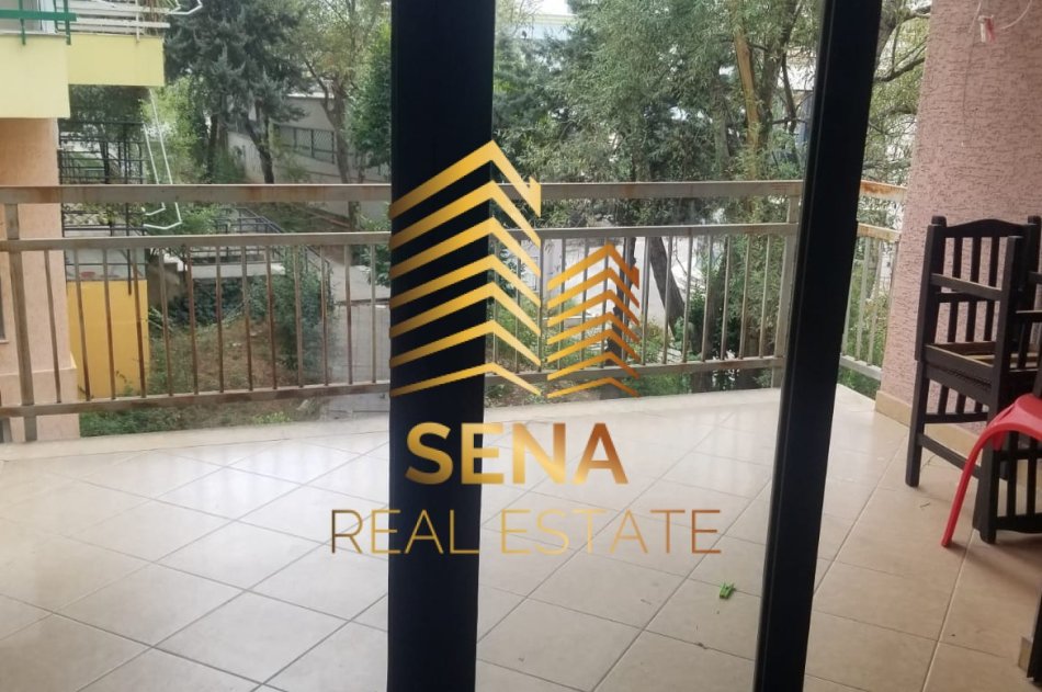 Tirane, shitet apartament 2+1+Ballkon Kati 2, 116 m² 161.300 € (Rruga Peti)