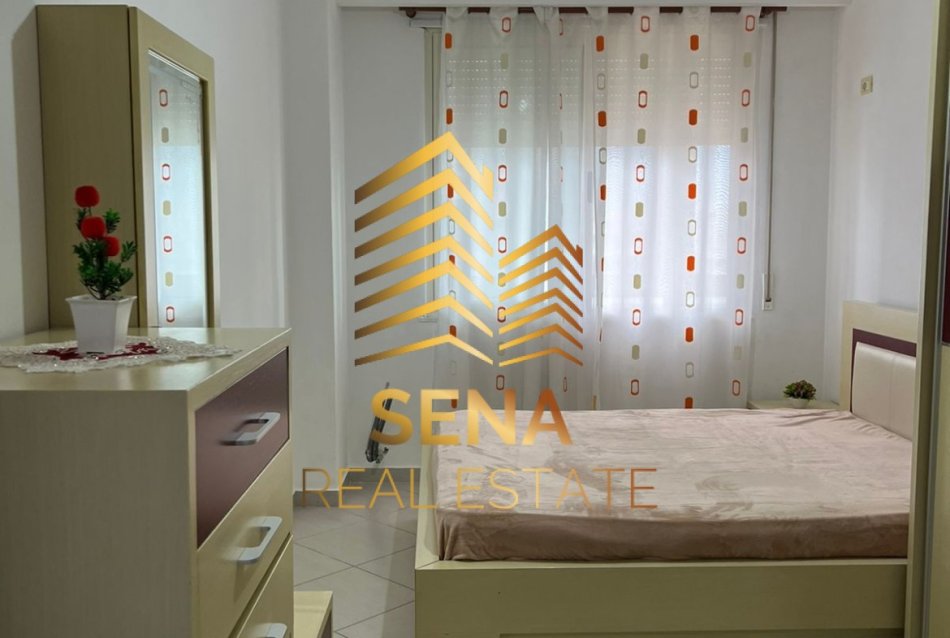 Tirane, jepet me qera apartament 2+1+Ballkon Kati 5, 116 m² 500 € (Rruga Teodor Keko)