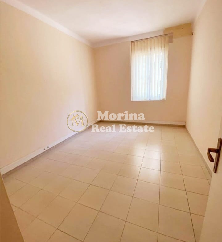Tirane, jepet me qera apartament 2+1 Kati 2, 75 m² 550 € (Rruga e Bllokut)